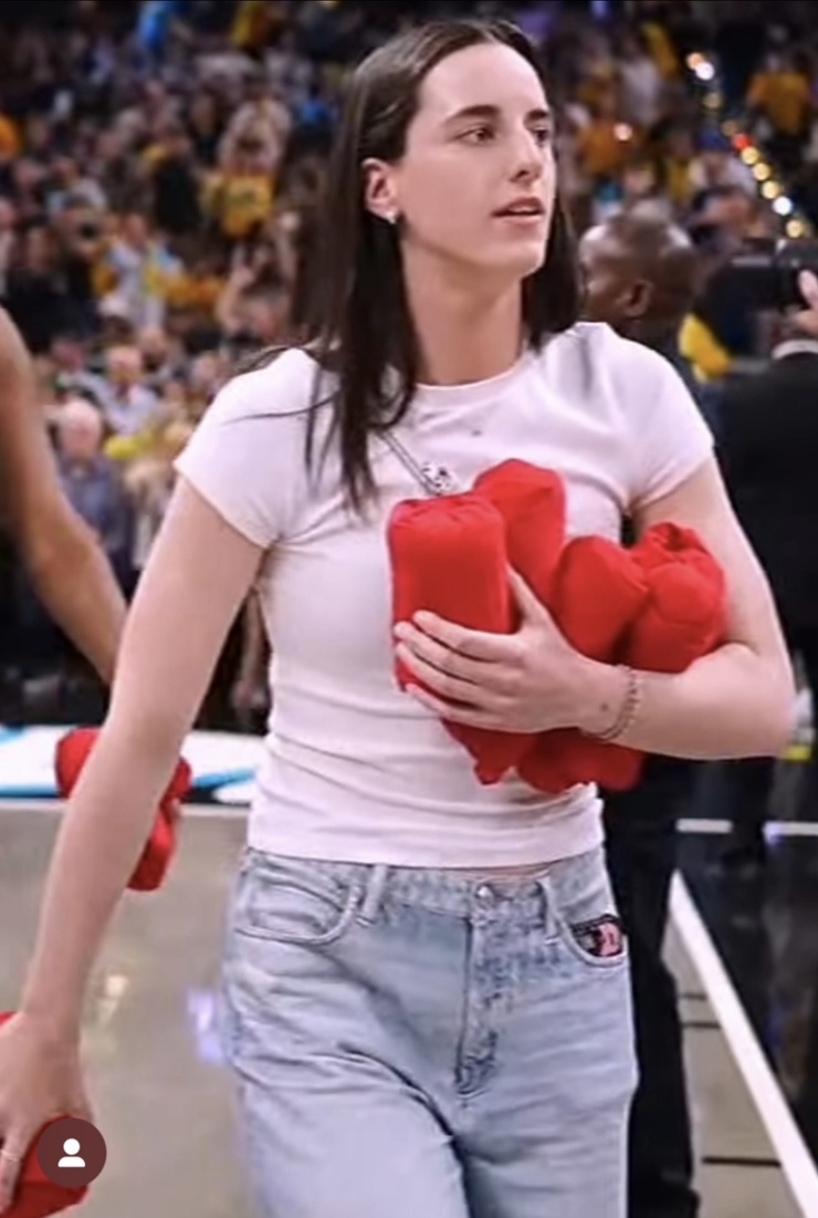 Caitlin Clark (ii)