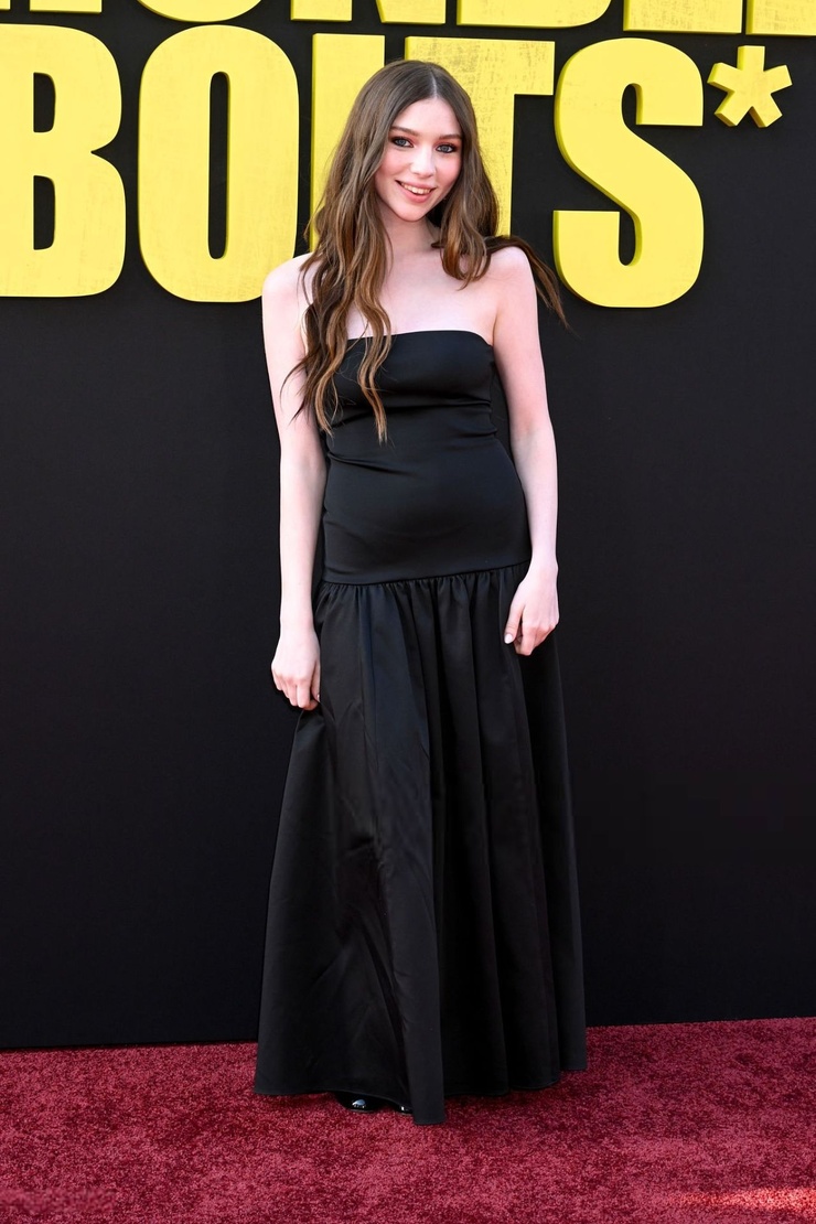 Alexa Swinton Alexa Swinton