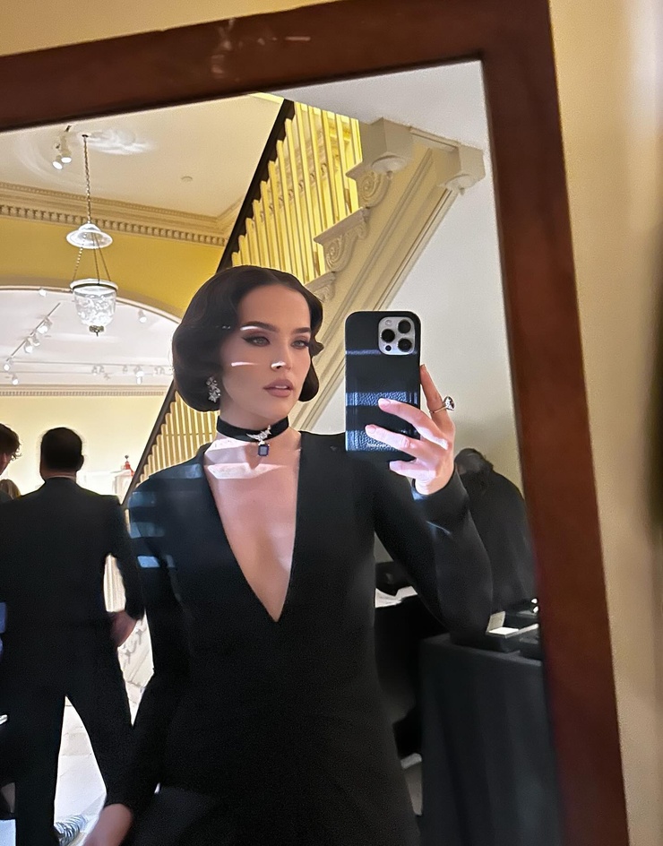 Zoey Deutch