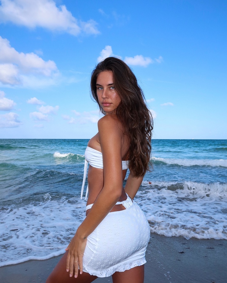 Brit Manuela (model)