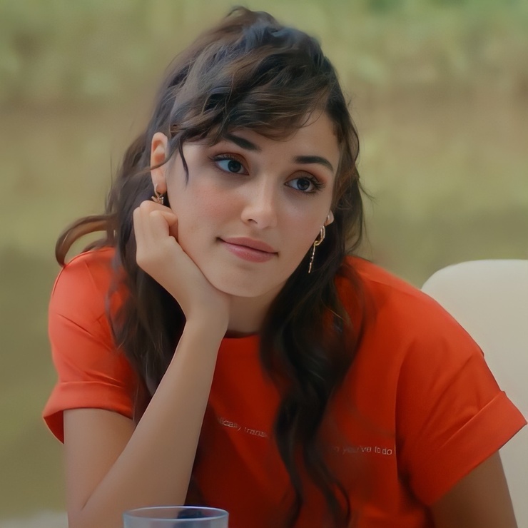 Hande Erçel Hande Erçel