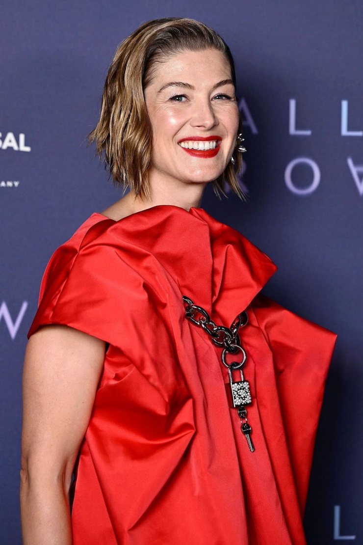 Rosamund Pike