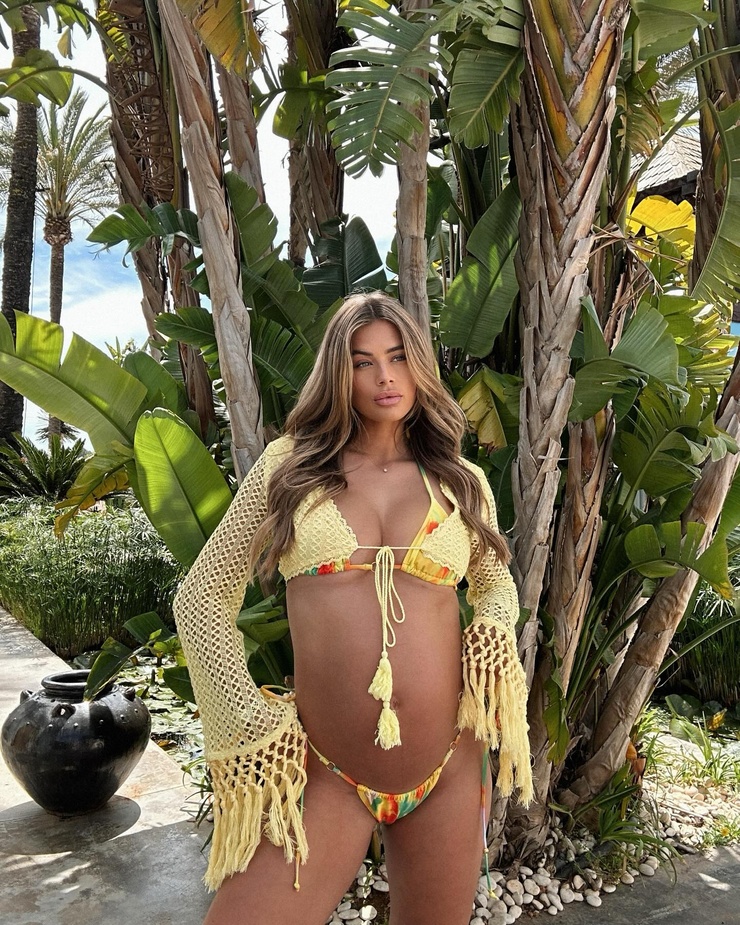 Arabella Chi