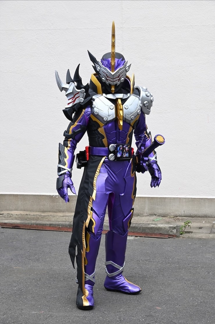 Kamen Rider Saber