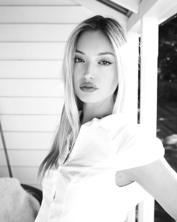 Bella Podaras
