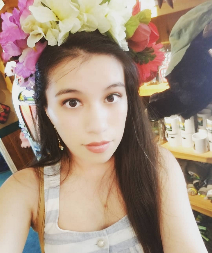 Nicole 