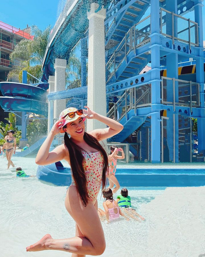 Nicole 