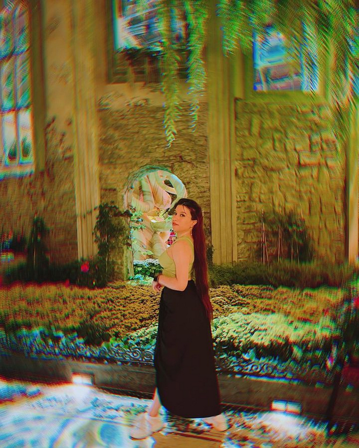 Nicole 