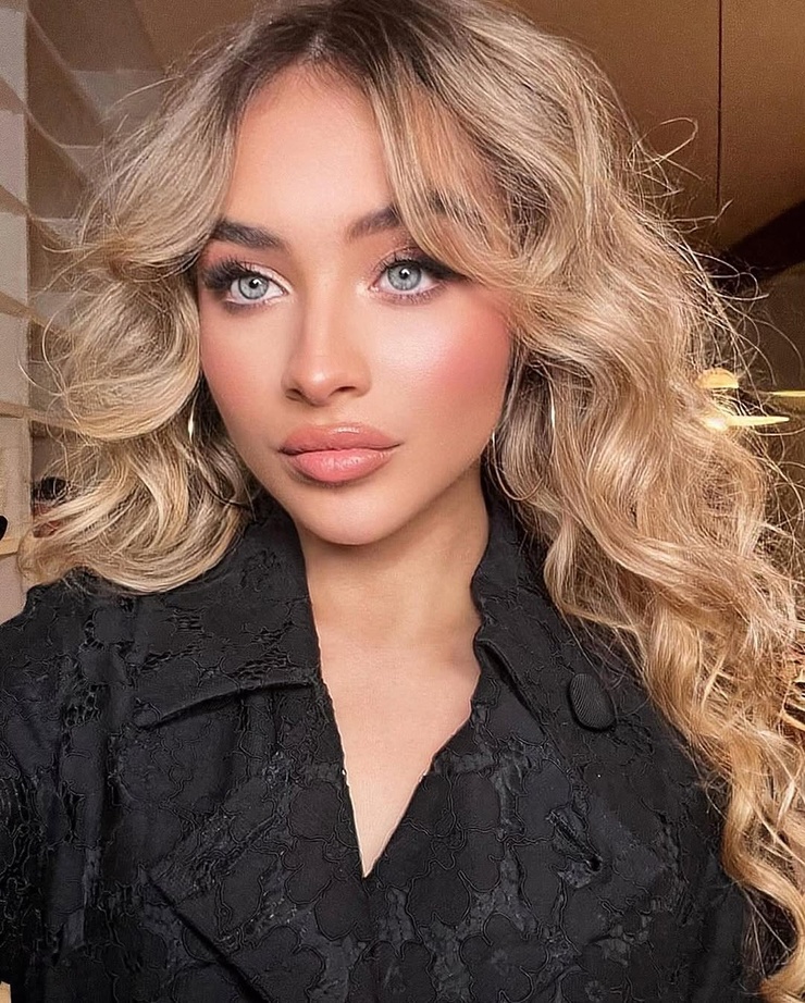 Sabrina Carpenter Sabrina Carpenter