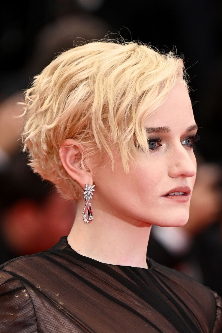 Julia Garner