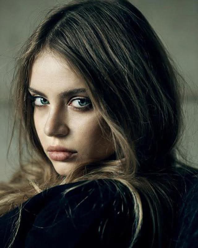 Xenia Tchoumitcheva Xenia Tchoumitcheva