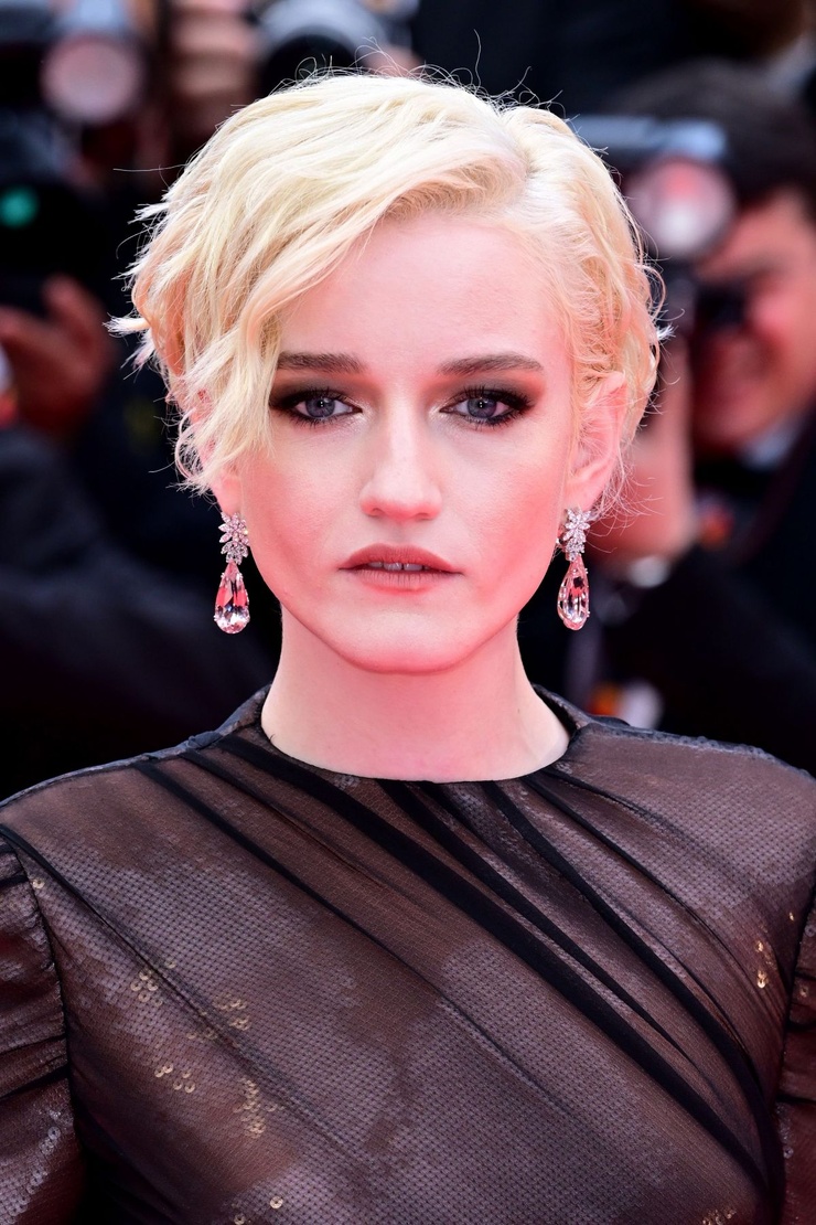 Julia Garner