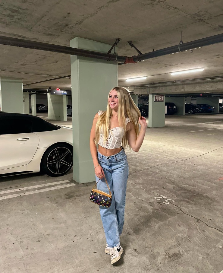 Ava Robar
