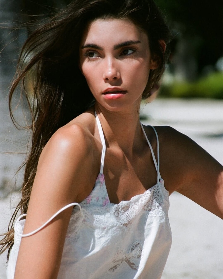 Cindy Mello Cindy Mello