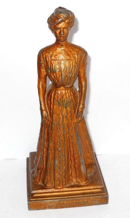 Golden statue of Maude Adams Golden statue of Maude Adams