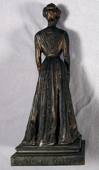 Golden statue of Maude Adams Golden statue of Maude Adams
