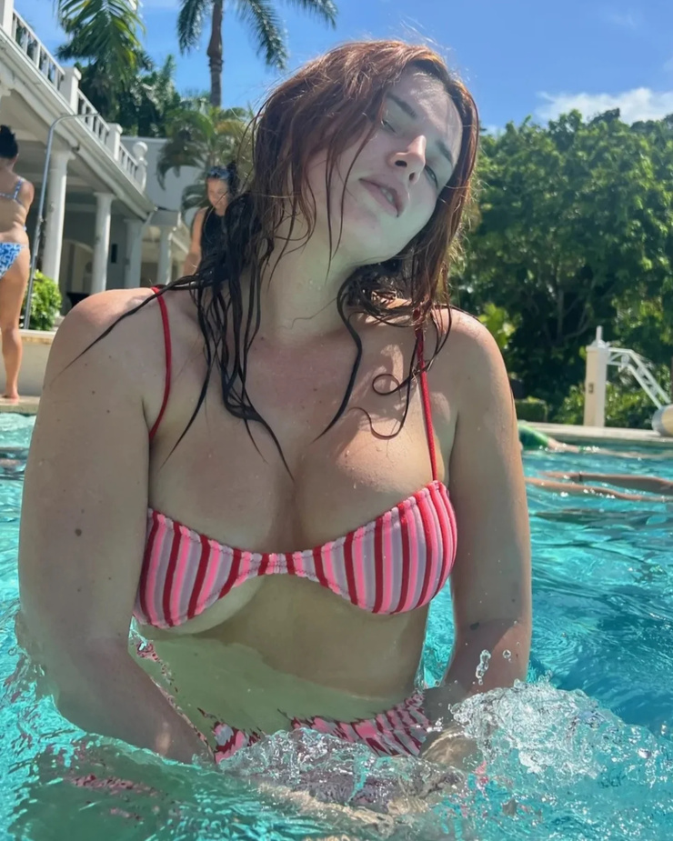 Bella Thorne Bella Thorne