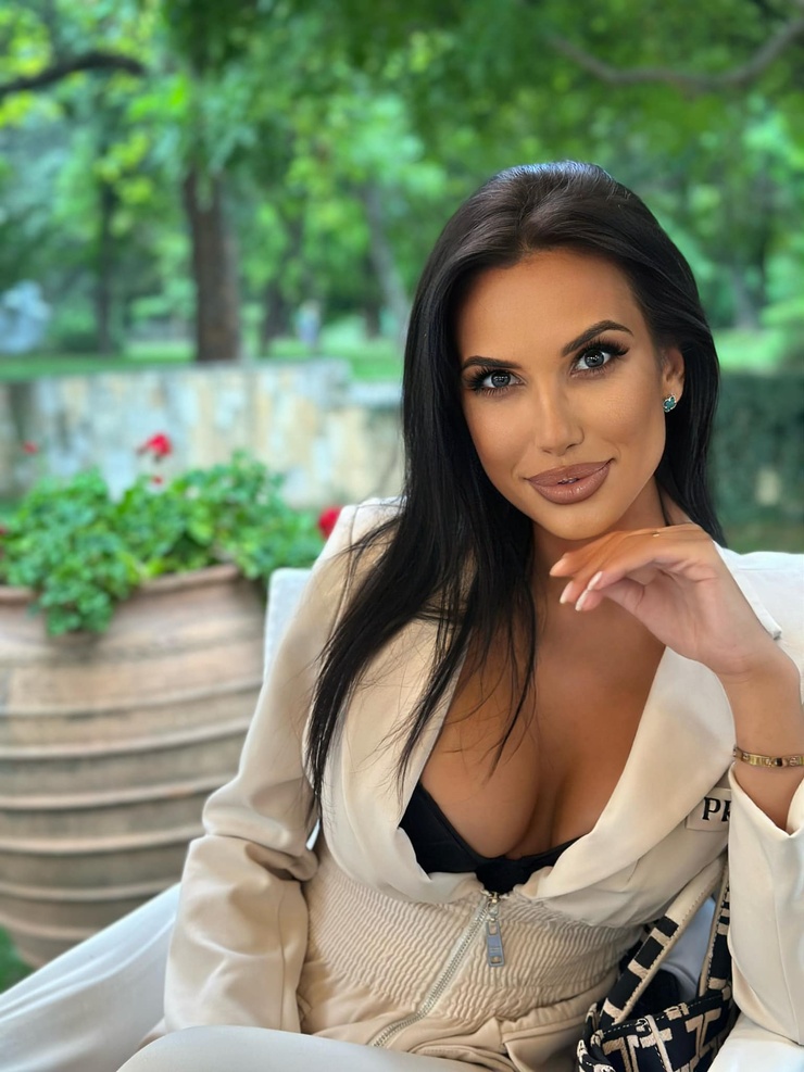 Deana Yordanova Deana Yordanova