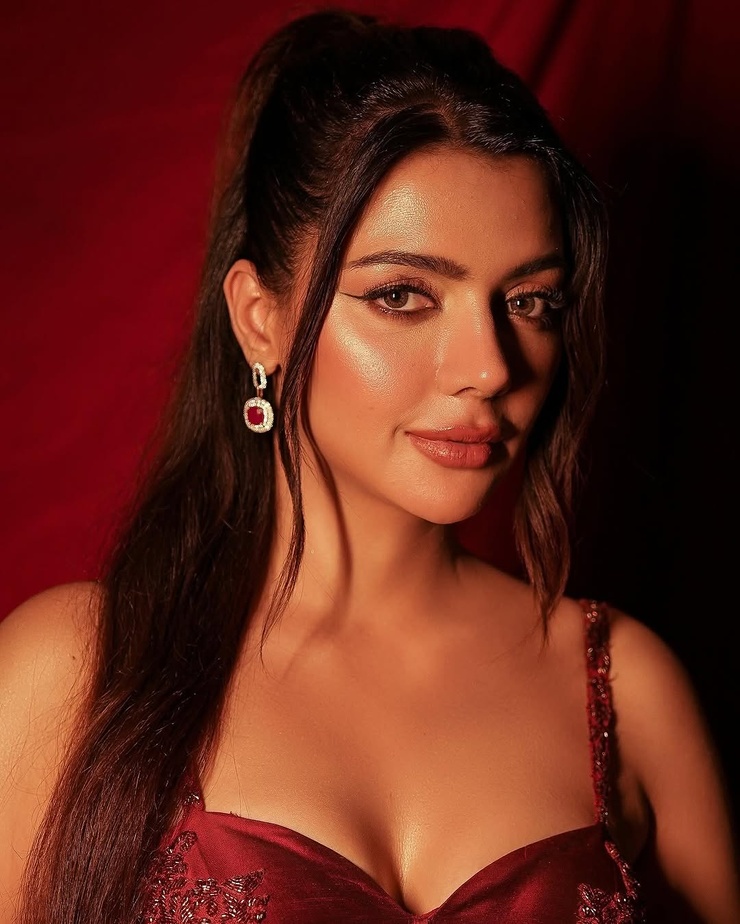 Ruhi Singh Ruhi Singh