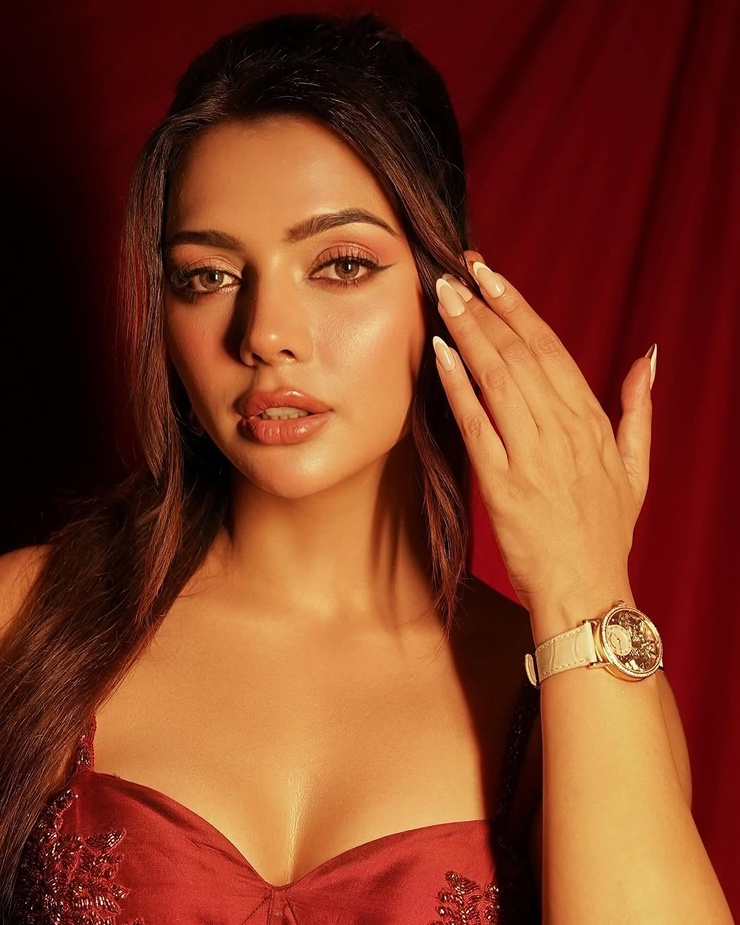 Ruhi Singh Ruhi Singh