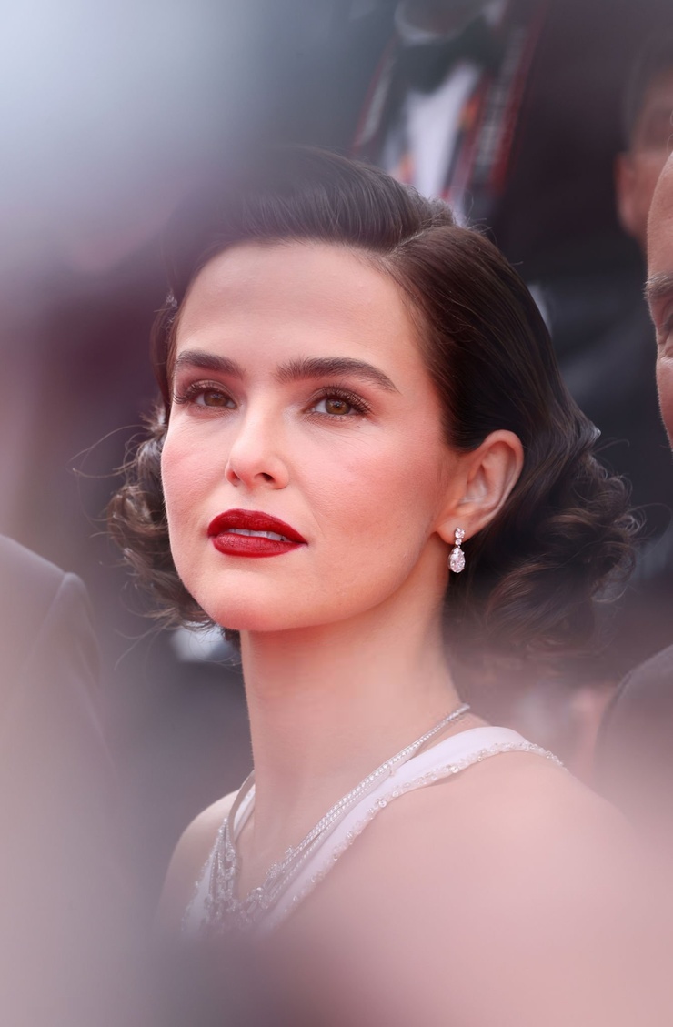 Zoey Deutch