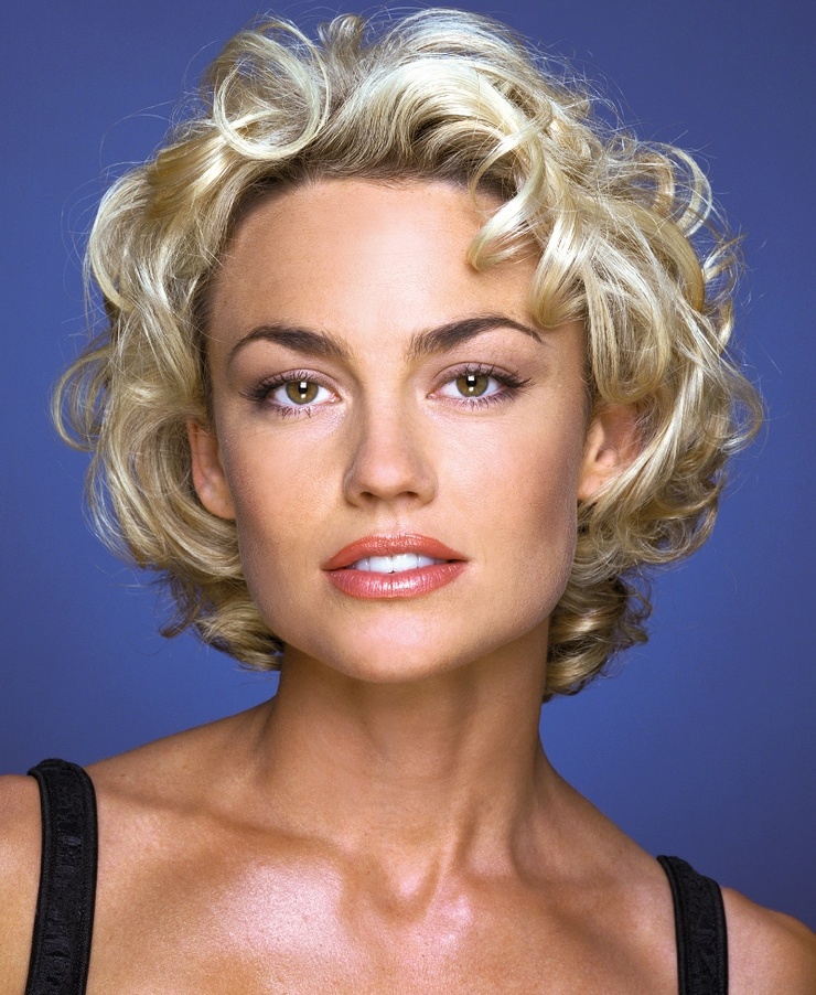 Kelly Carlson