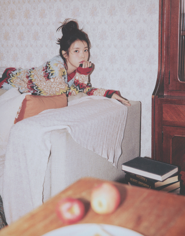 IU