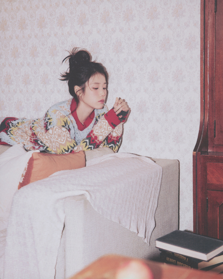 IU