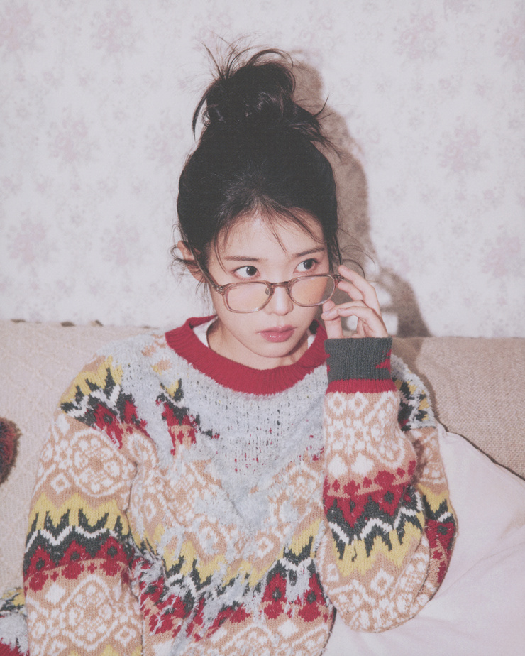 IU