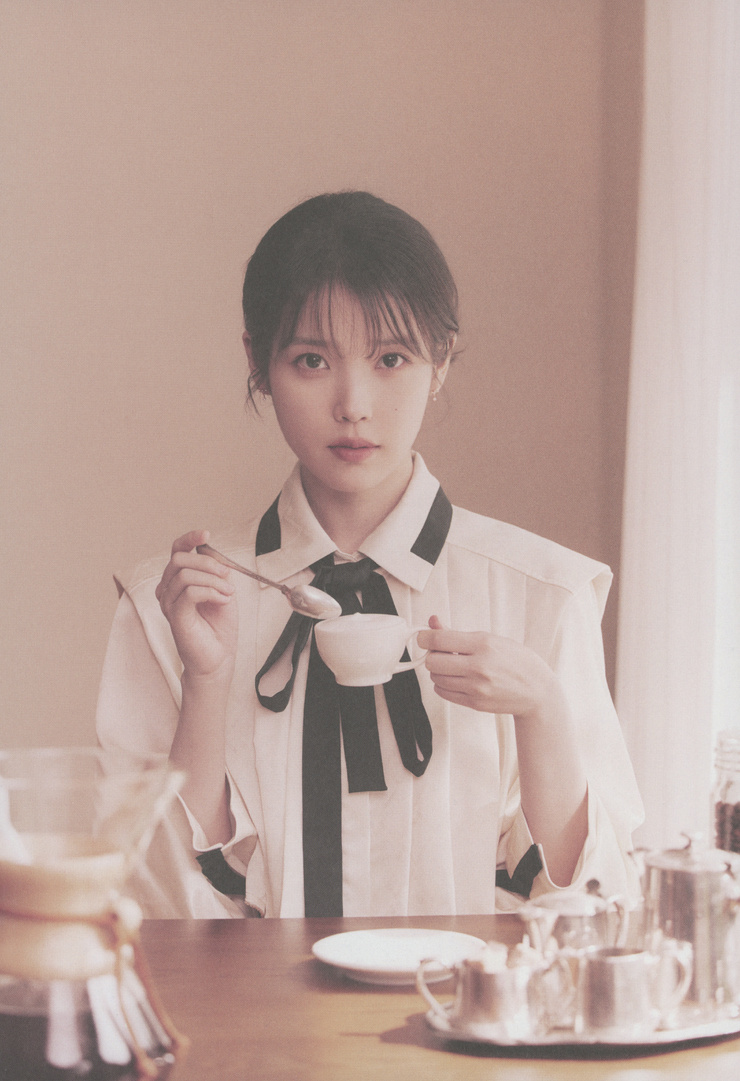 IU