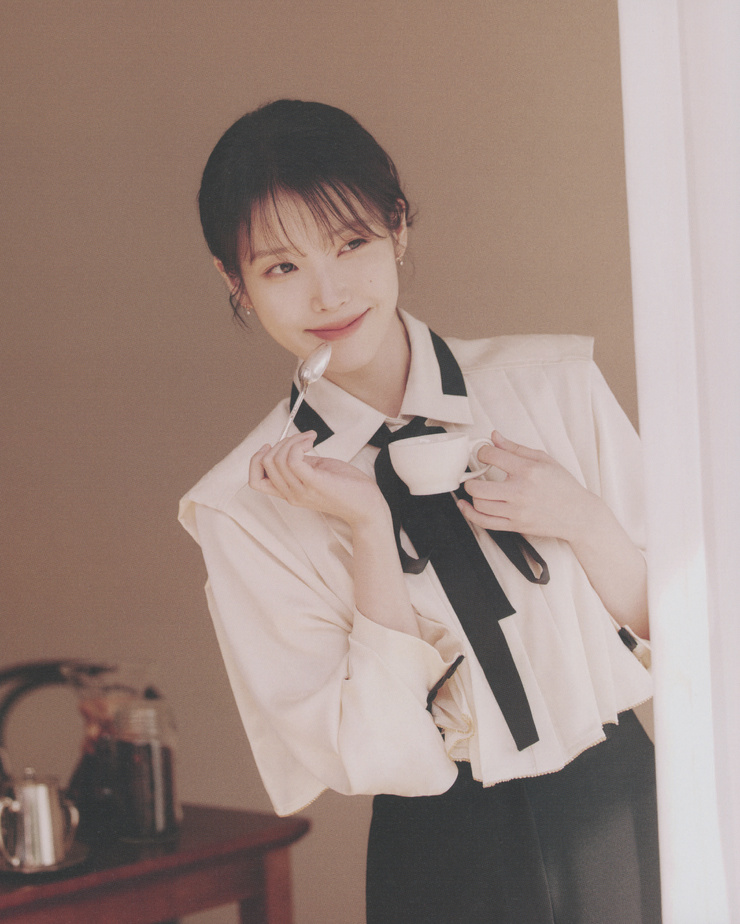IU