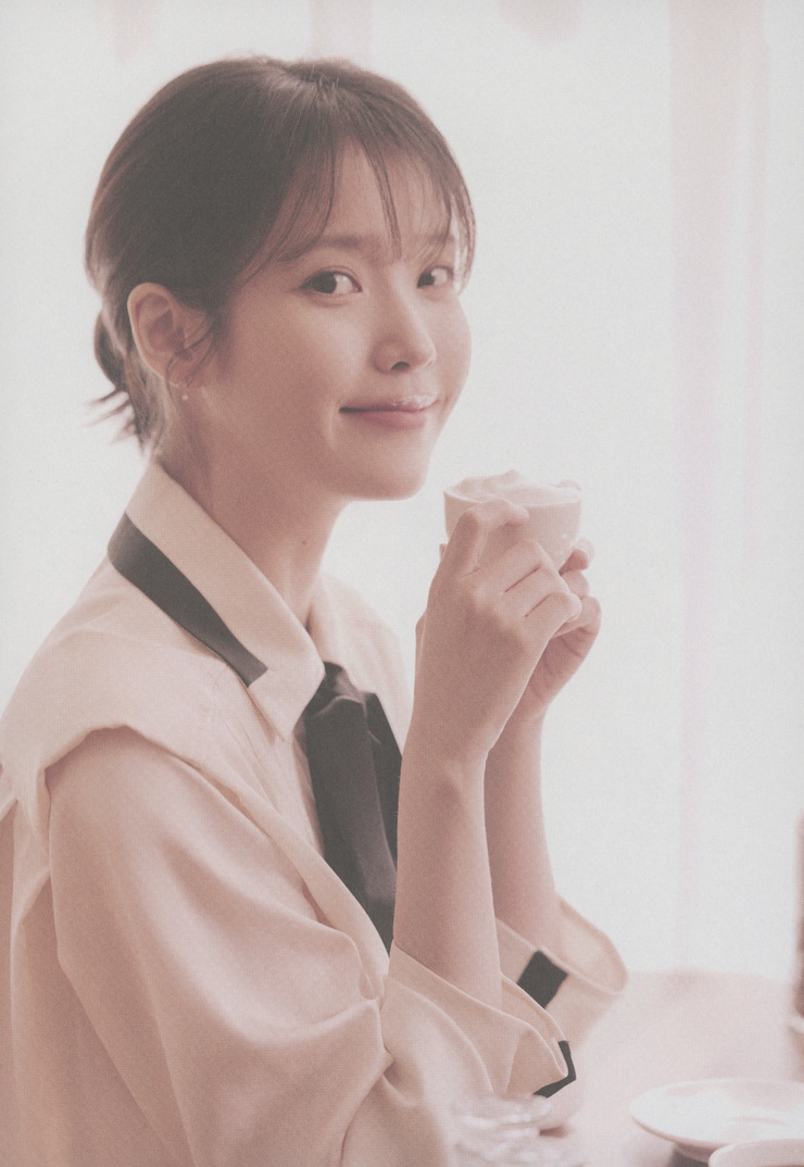 IU