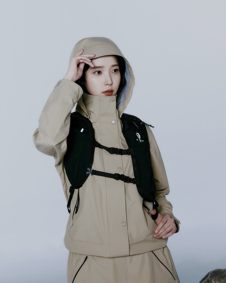 IU