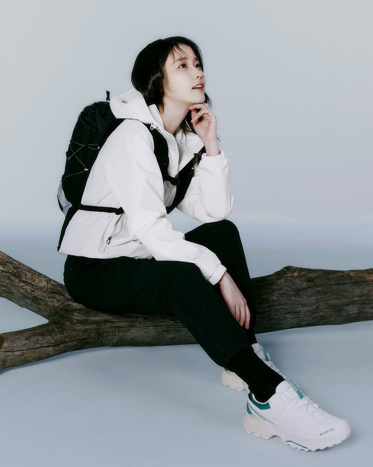 IU