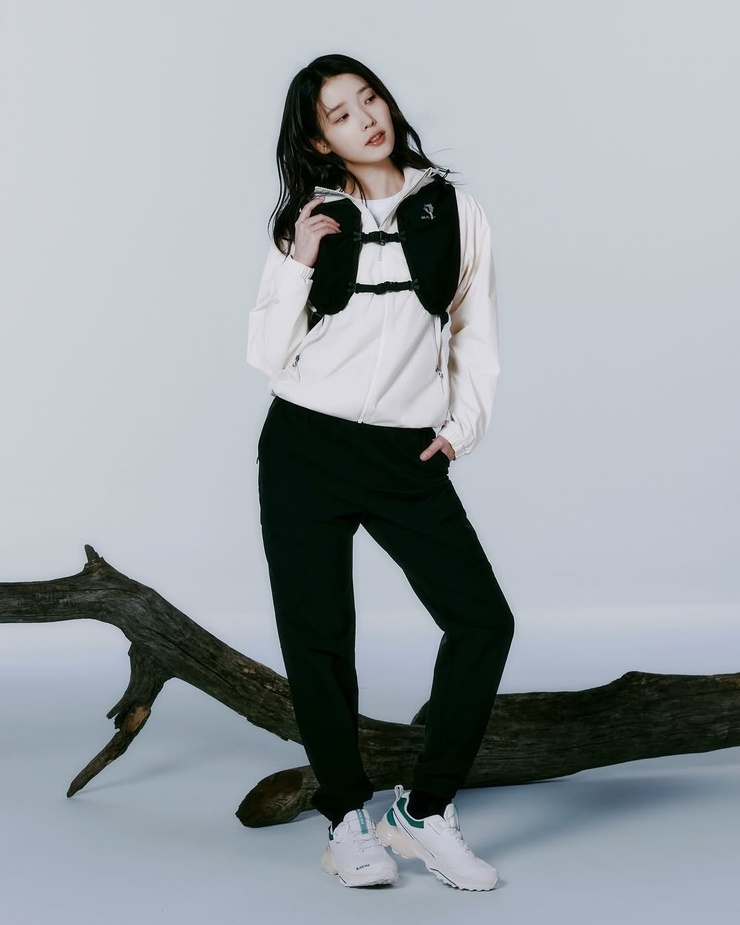 IU