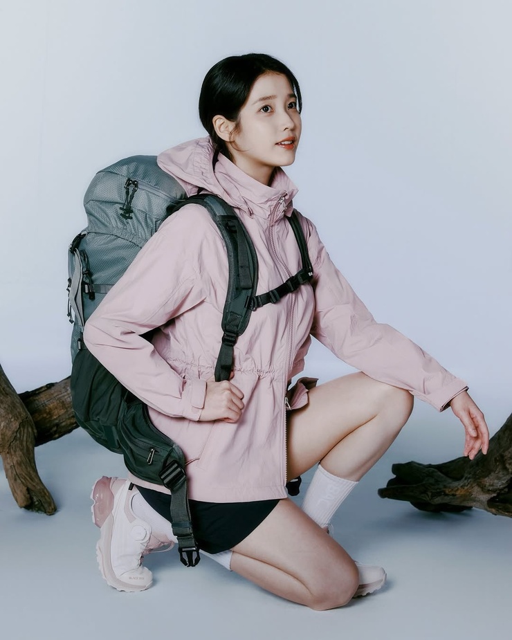 IU