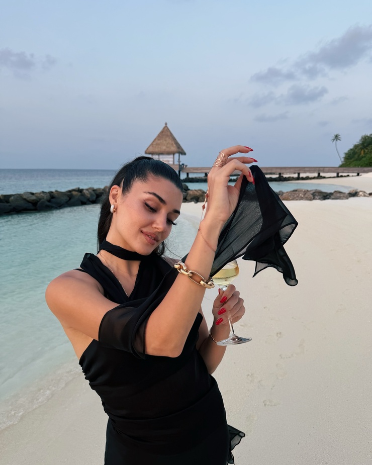 Hande Erçel Hande Erçel
