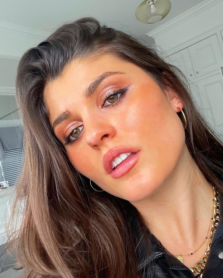 Elle Edwards