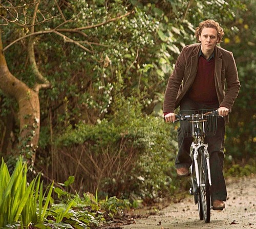 Tom Hiddleston Tom Hiddleston