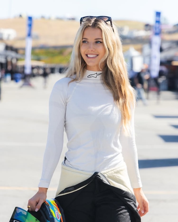 Lindsay Brewer Lindsay Brewer