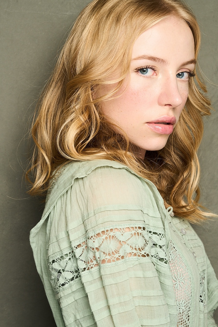 Emma Broz