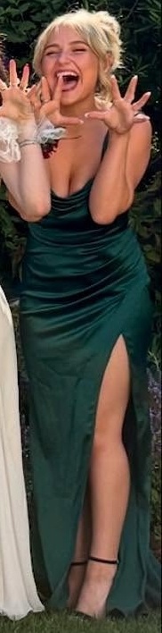 Alyvia Alyn Lind