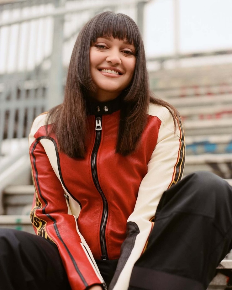 Ariela Barer