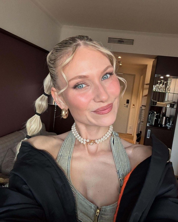 Carolin Niemczyk Carolin Niemczyk