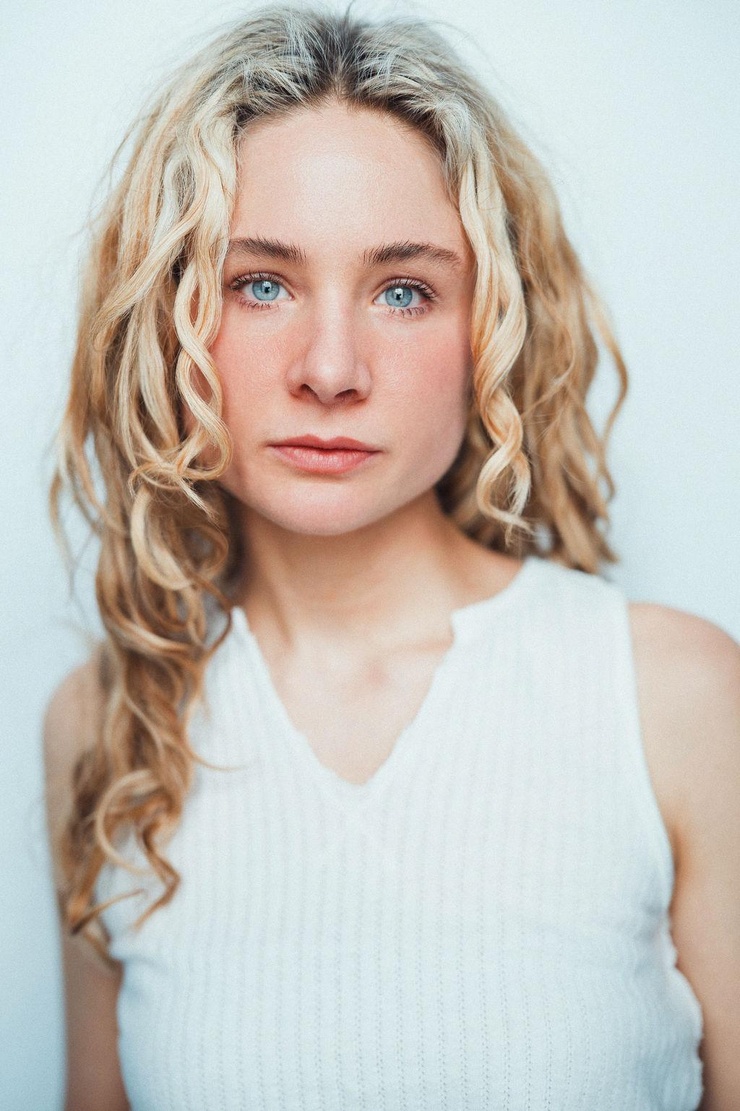 Lizzy DeClement