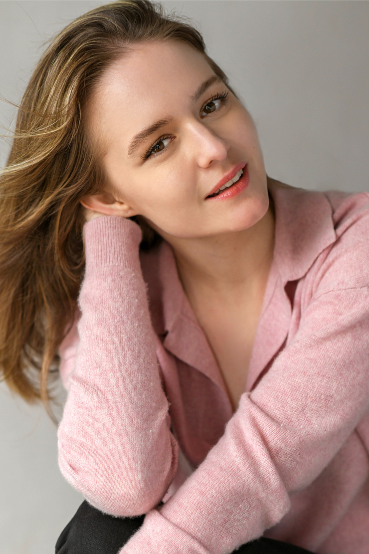 Izabela Vidovic Izabela Vidovic