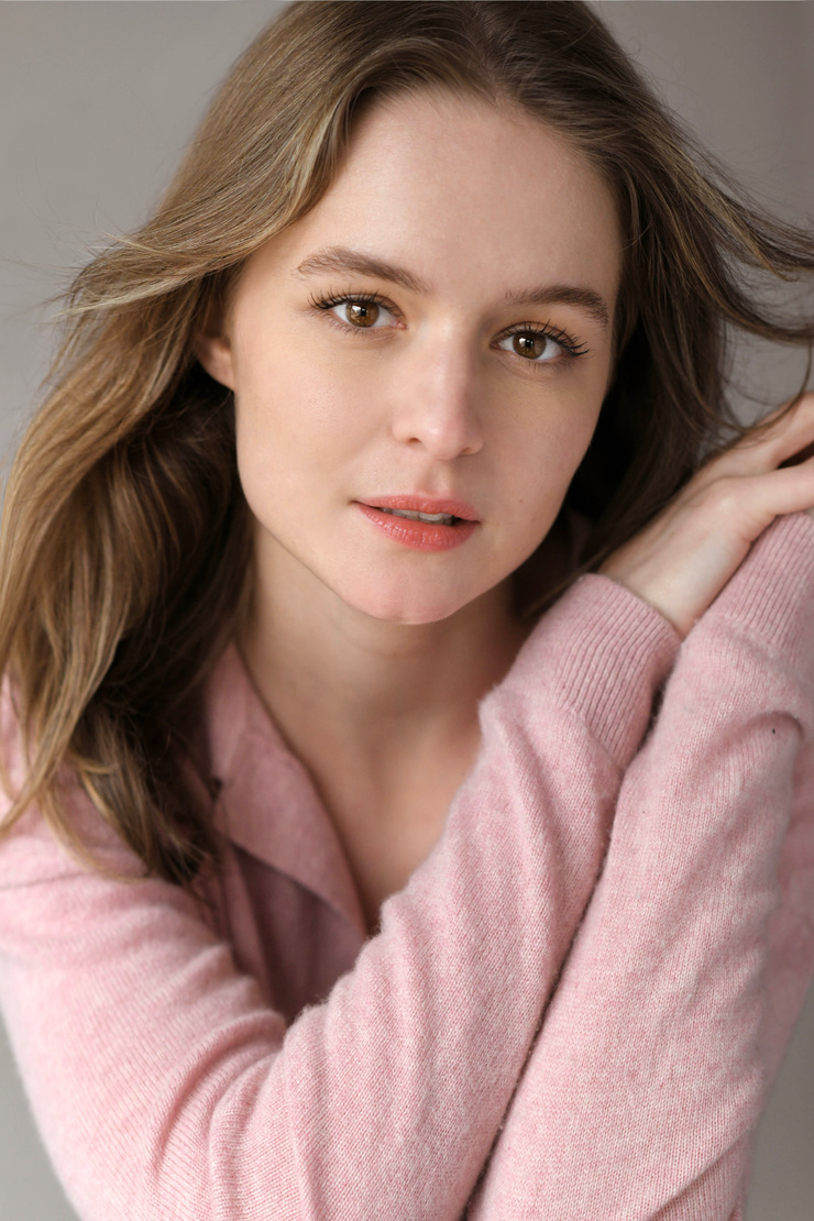 Izabela Vidovic Izabela Vidovic