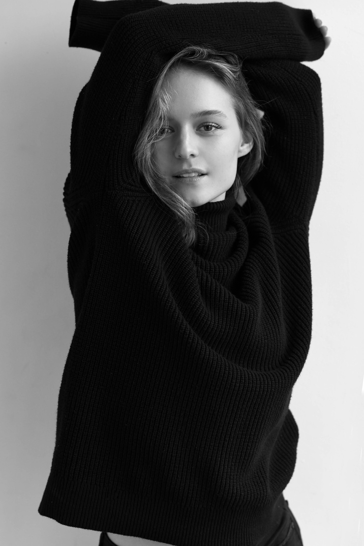 Izabela Vidovic Izabela Vidovic
