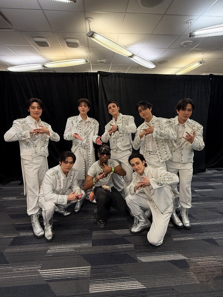 Stray Kids