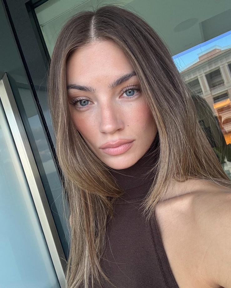 Lorena RAE